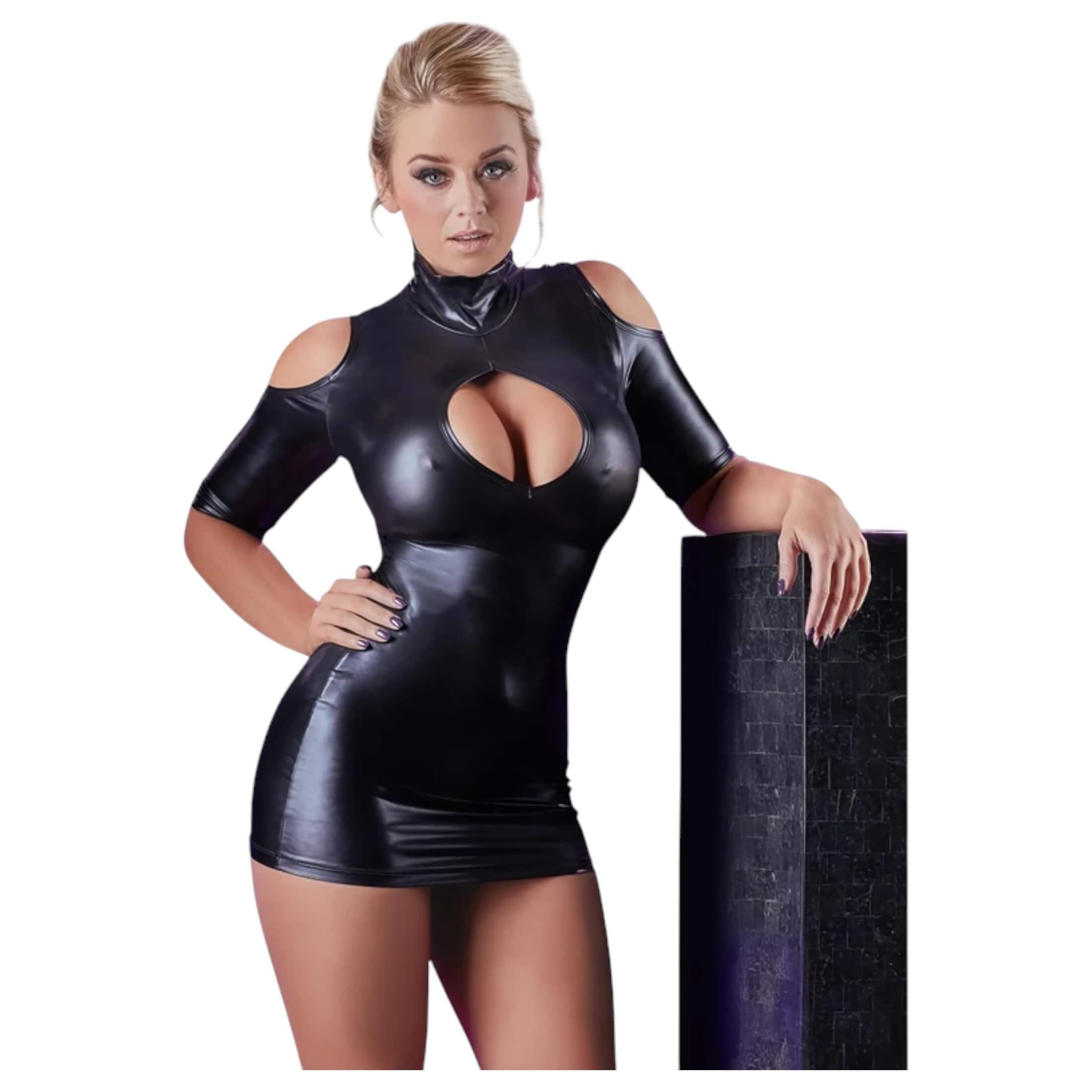 kivágott vállú party ruha